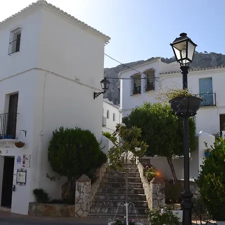 Casa Isabel Zuheros
